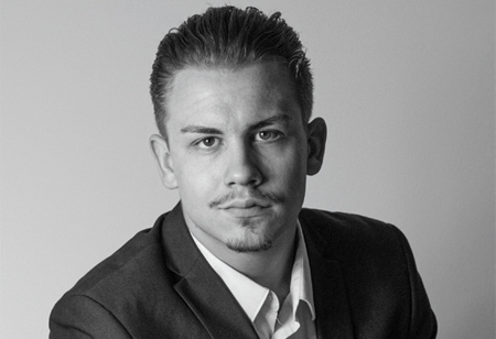 Guiding Pilots through a Global Airline Network